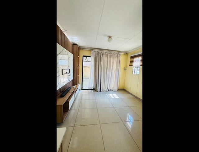 3 BEDROOM PROPERTY TO RENT IN WINDMILL PARK